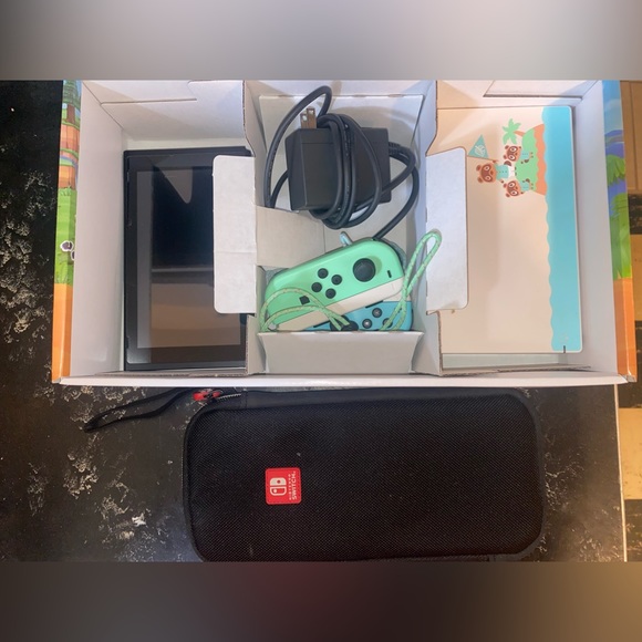 Nintendo Switch - Special Edition Animal Crossing Console - Picture 3 of 5
